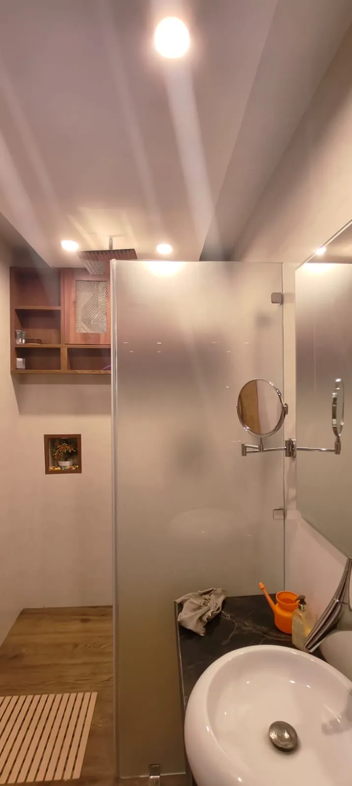 Commercial office interior design - Vivaan Constructions